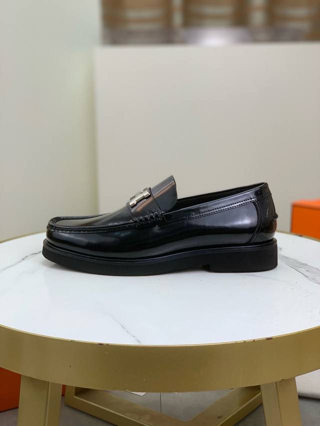 工厂价 顶级版本 品牌：Hermès 爱马仕 标准码：男码39-44 38、45可以定做 等级：官网同款 原单品质材料：原版柔软小牛皮 水染牛皮内里 原版意大利